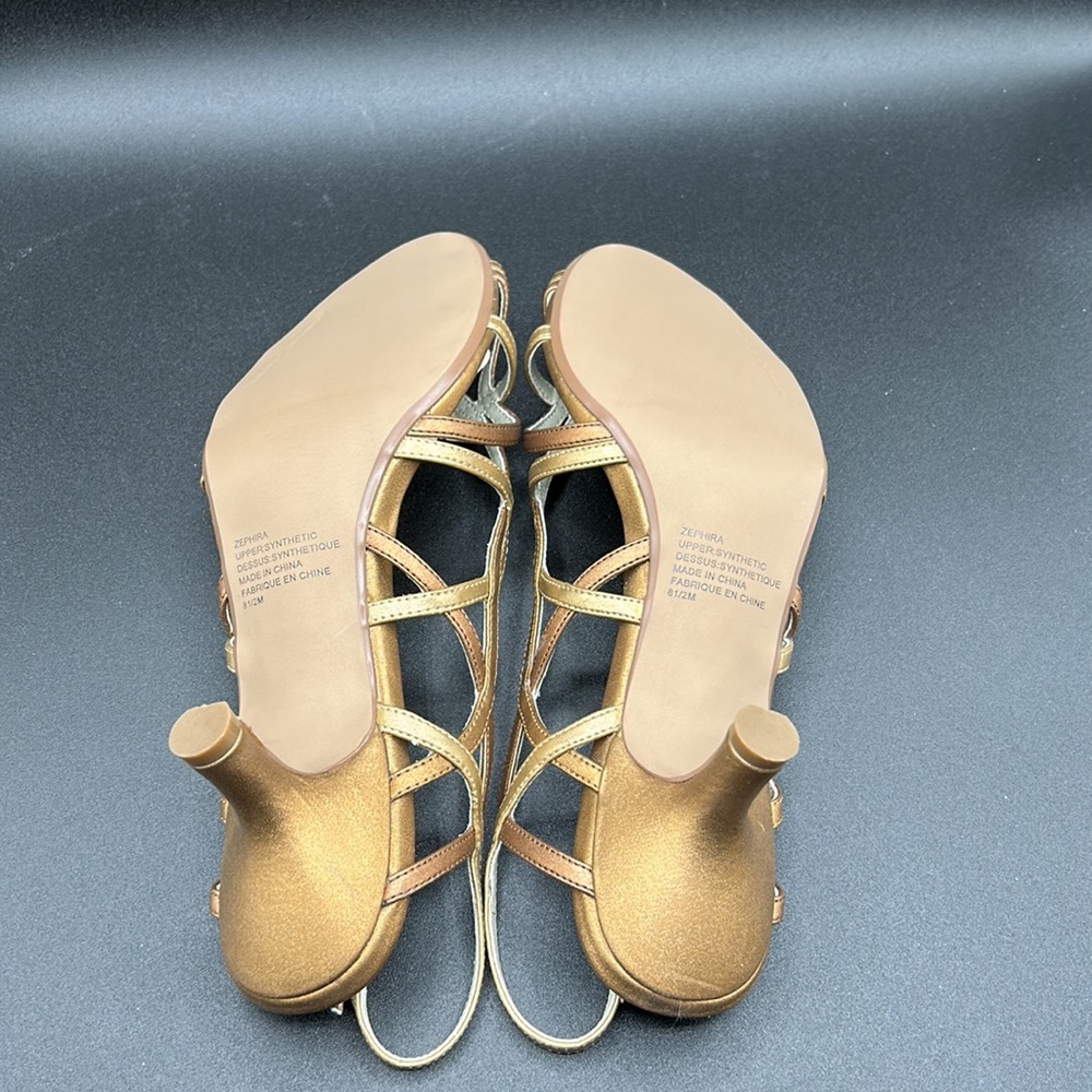 Easy Step Sandals, New in Original Box, Strappy kitten heel - Bronze SZ 8.5M - Picture 12 of 13